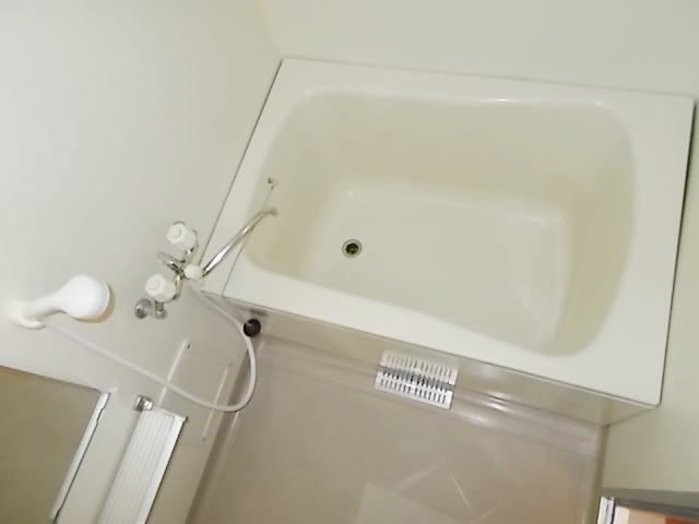 ヴィラ新守谷の浴室|バス