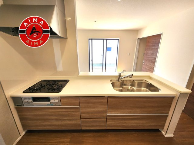 福津市福間南5丁目第19-2棟（1号棟）のキッチン|ご家族を近くに感じられる対面キッチンのLDK。会話もはずみそうですね。