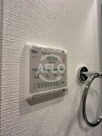 プレサンス江坂ベルフィーヌの洗面所|プレサンス江坂ベルフィーヌ　浴室乾燥機