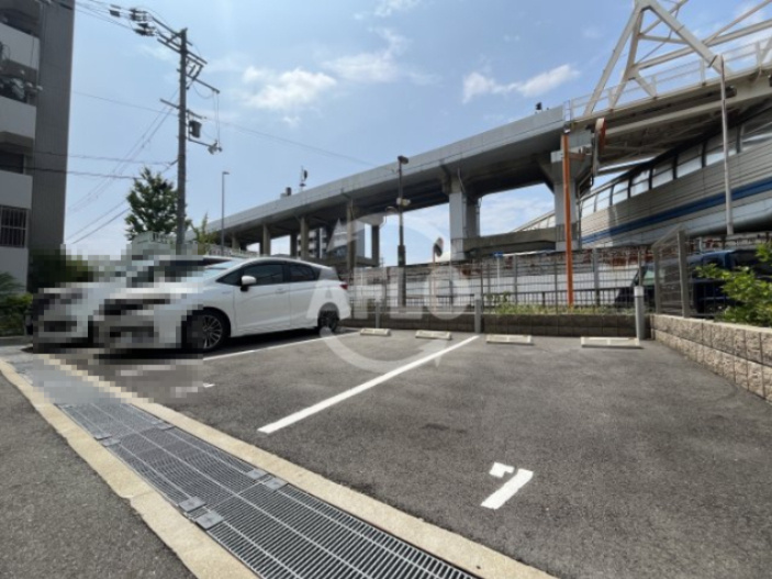 プレサンス江坂ベルフィーヌの駐車場|プレサンス江坂ベルフィーヌ　駐車場