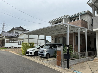 【外観】 | 蓮沼戸建 | 屋根付きのカーポート　2台駐車できます