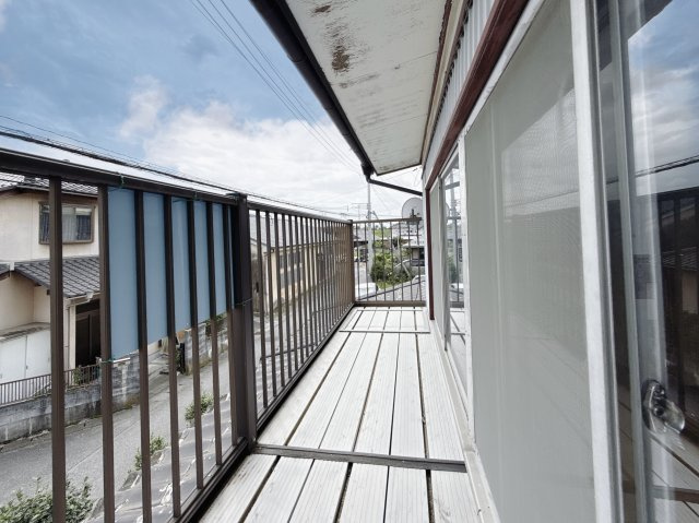 【中古戸建】足利市葉鹿町のバルコニー|■バルコニー｜南に面したバルコニーで洗濯物もお日様ポカポカ(*^^*)