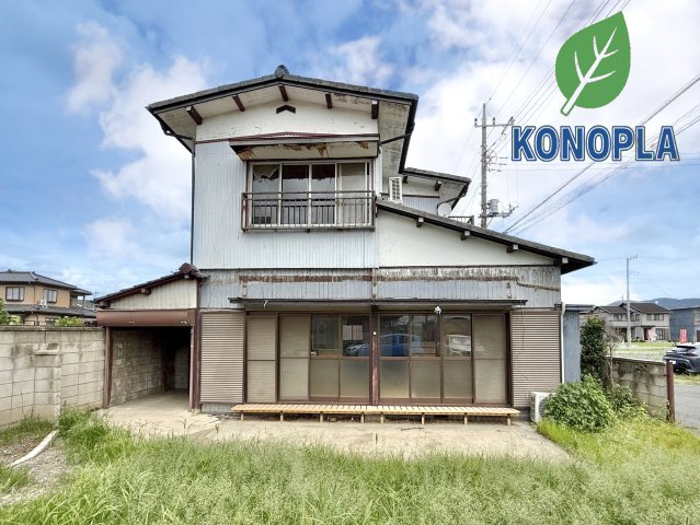 【中古戸建】足利市葉鹿町の外観|■外観｜和の趣が感じられる庭付き一戸建て！落ち着いた暮らしが叶う住宅です♪