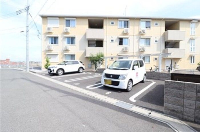 シゴーニュの駐車場