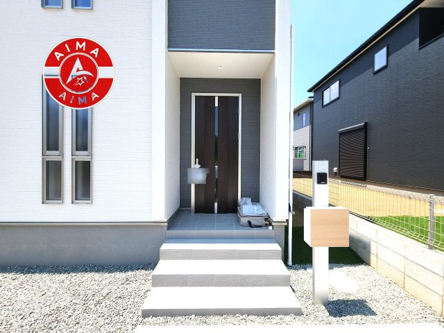 福津市福間南5丁目第19-2棟（2号棟）の玄関|おでかけの時も帰った時も、「我が家」を最初に感じでもらえる素敵な空間に。