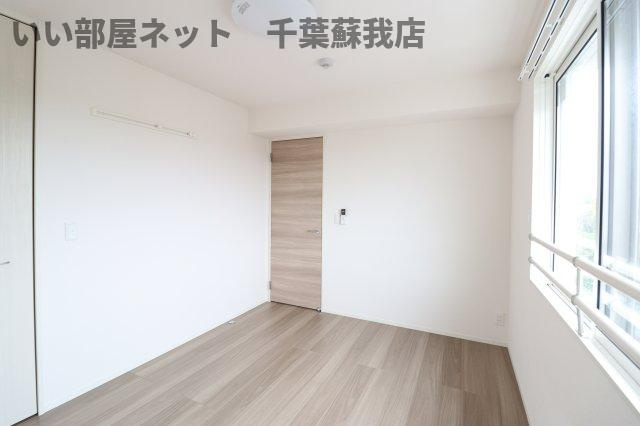 メゾンベース　Aの洋室|落ち着いた色調の洋室です