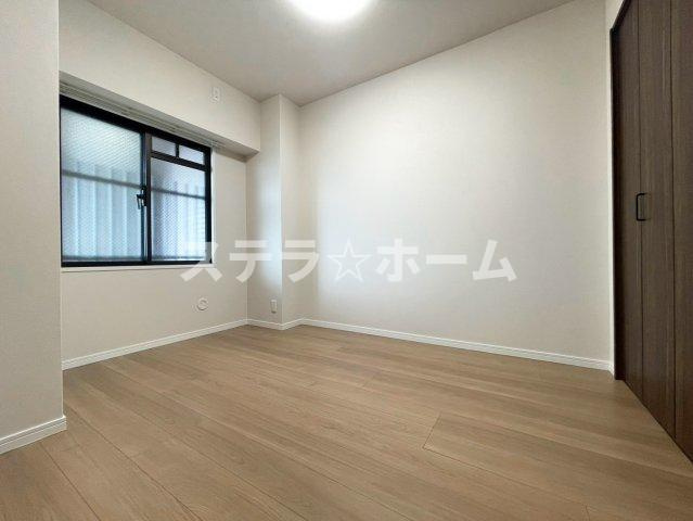 ラウンドスクエア吹田青葉丘の洋室|落ち着いた色調の洋室です