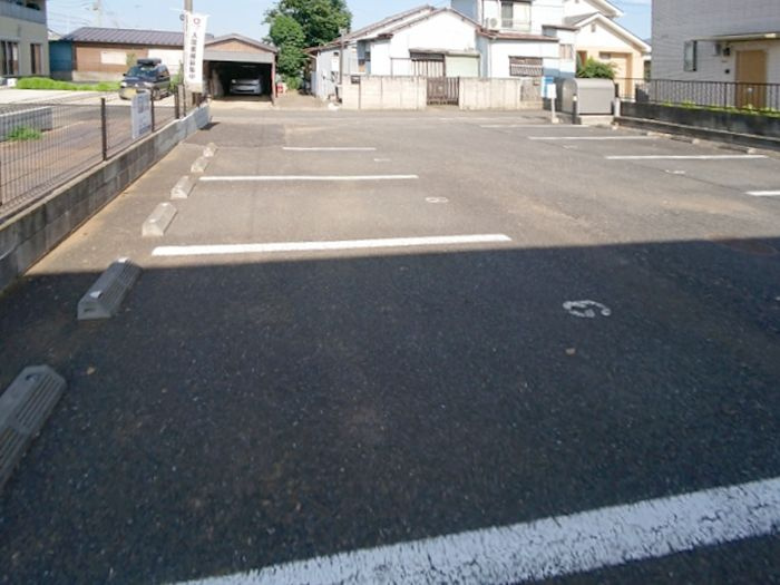 セピアパレスの駐車場