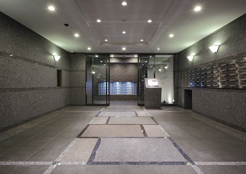 ルーブル高田馬場参番館のエントランス
