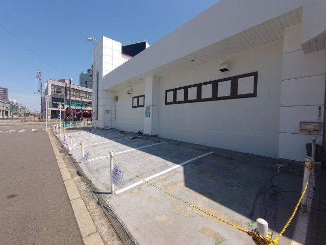 長居東ビルの駐車場