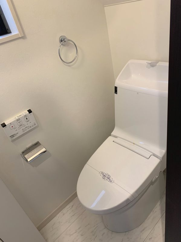 要町1丁目戸建のトイレ