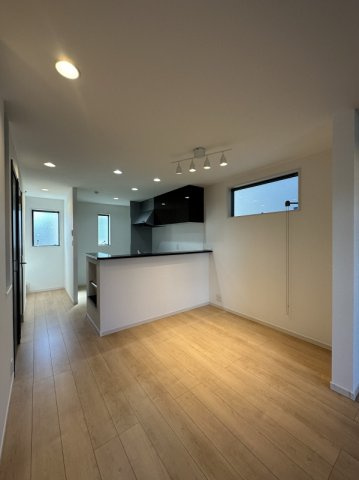 要町1丁目戸建の居間・リビング