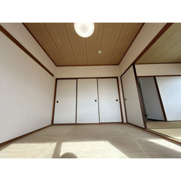 フローリッシュ二見の和室