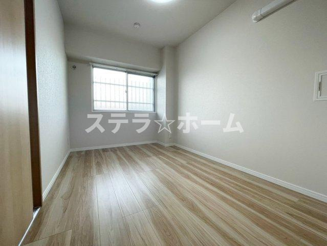 豊中緑ヶ丘サンハイツB棟の洋室|コンパクトで使いやすい洋室です