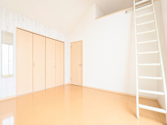 【洋室】 | ◆旭区中白根2丁目　中古戸建◆ | ◆子どものスタディ空間として、あるいは書斎やホビールームとして生活スタイルに合わせて使えるプライベートルーム。居心地のいい落ち着いたインテリアが似合います。（写真は加工しています。）