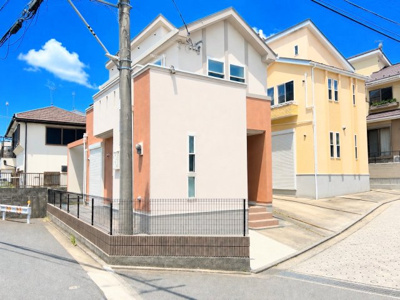 【外観】 | ◆旭区中白根2丁目　中古戸建◆ | ◆その邸が魅せる、気品・上質・重厚感・極細やかさ、そのすべては訪れた者に安らぎと品性を与える特別な空間です。ここに住むからこそ意味がある。（写真は加工しています。）