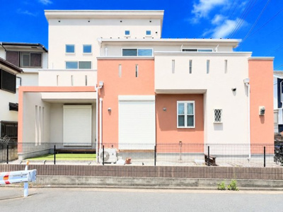 【外観】 | ◆旭区中白根2丁目　中古戸建◆ | ◆堂々たる趣ながら、主張し過ぎずどこか余裕を感じさせるシャープなフォルムで佇む邸宅は、晴天の空と照らし合わせる事で、本来あるべき完成形の姿を見せてくれます。