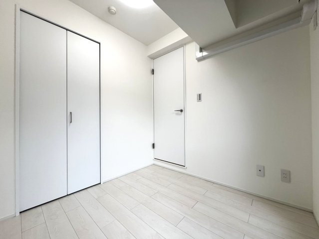 セザール第二竹ノ塚の洋室|コンパクトなお部屋ながらも使い勝手の良いDEN。
