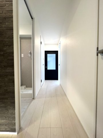 セザール第二竹ノ塚のその他|動線がすっきりした廊下です。
