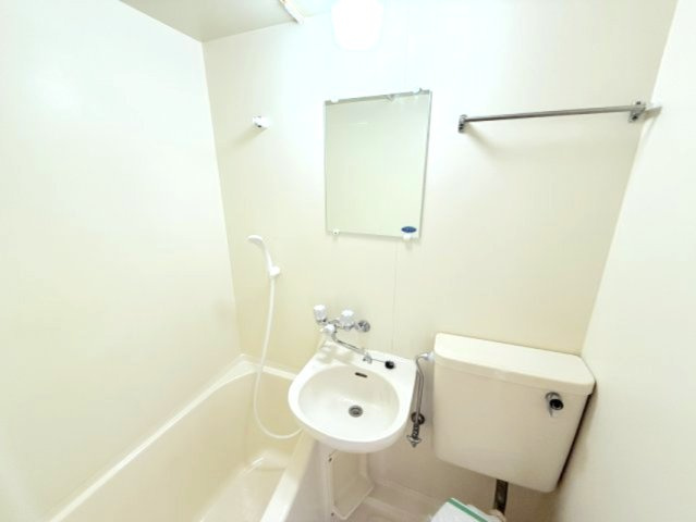 ビシック西進の洗面所
