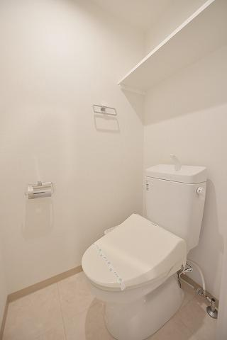 西宮市大屋町の賃貸マンションのトイレ