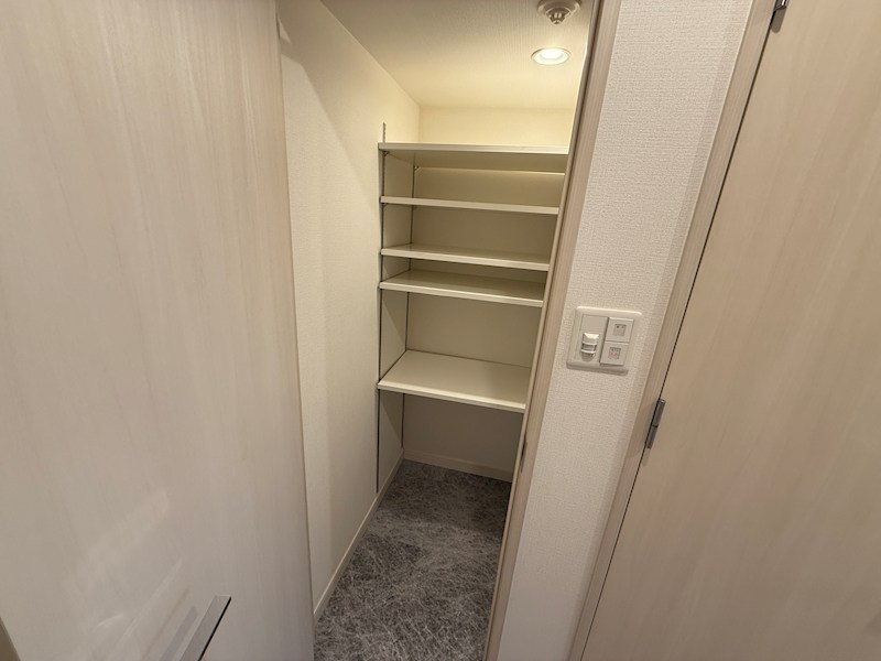 西宮市大屋町の賃貸マンションの玄関