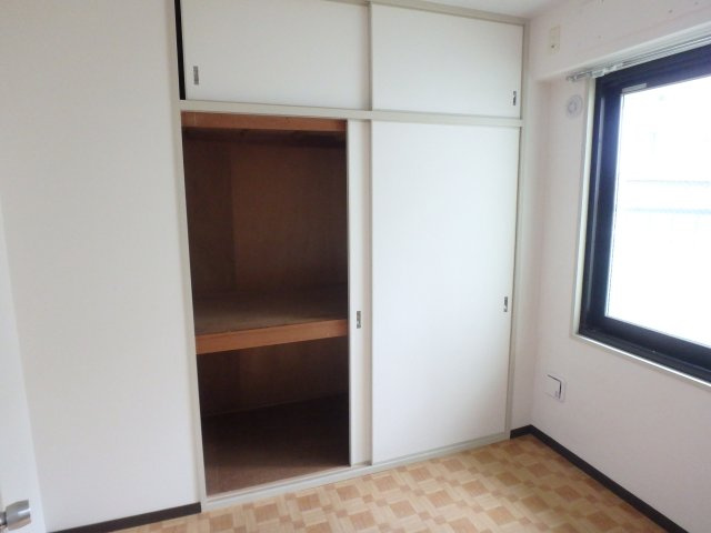 西宮市甲東園２丁目の賃貸マンションの収納
