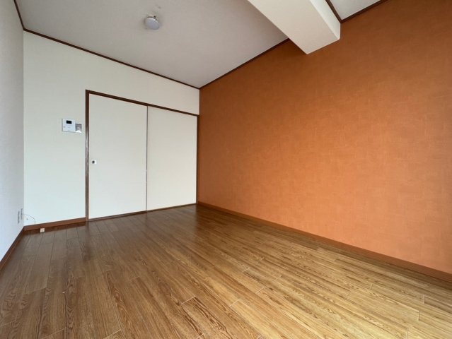 神戸市灘区日尾町２丁目の賃貸マンションの居間・リビング