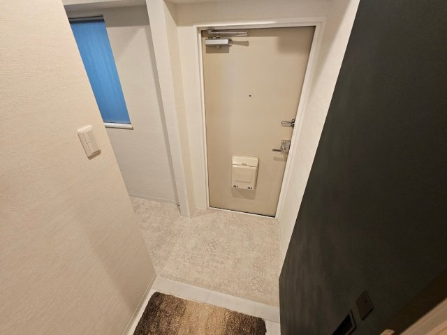 芦屋市大東町の賃貸マンションの玄関