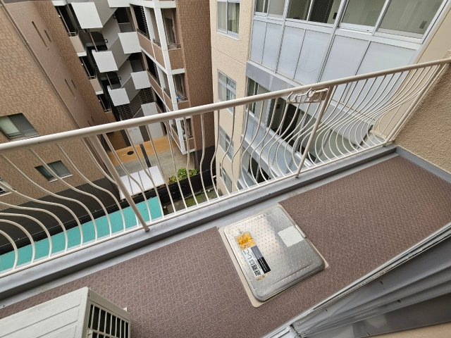 芦屋市大東町の賃貸マンションのバルコニー