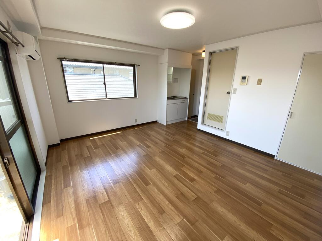 芦屋市竹園町の賃貸マンションの居間・リビング
