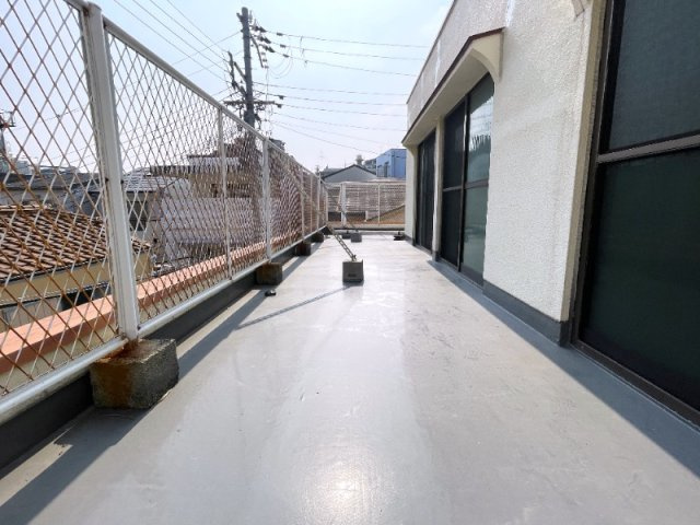 神戸市中央区中山手通４丁目の賃貸マンションのバルコニー