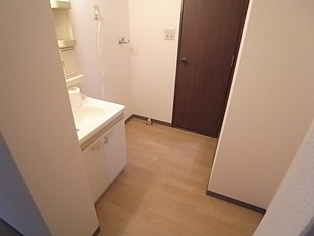芦屋市西山町のアパートの洗面所
