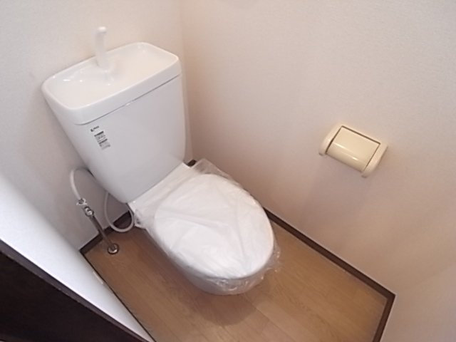 芦屋市西山町のアパートのトイレ