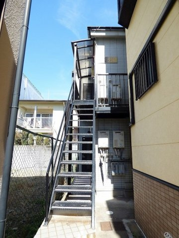 神戸市灘区船寺通４丁目のアパート