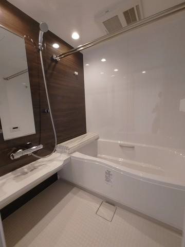 西宮市松並町の賃貸マンションの浴室