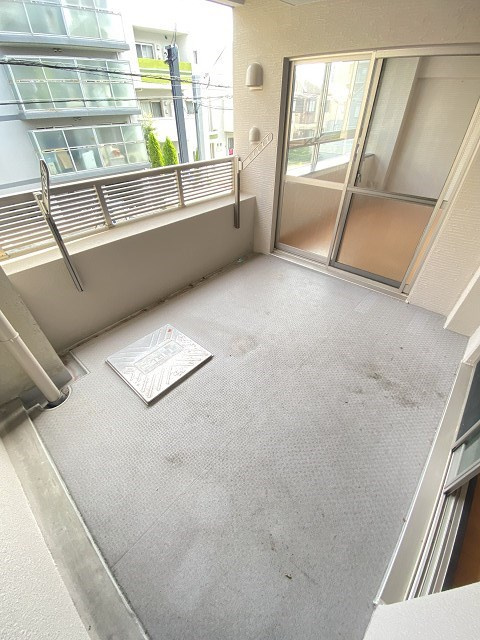西宮市甲子園口４丁目の賃貸マンションのバルコニー