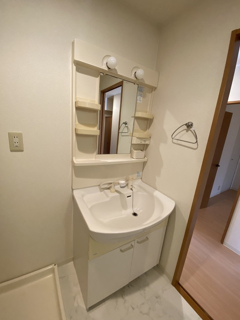 西宮市甲東園１丁目の賃貸マンションの洗面所