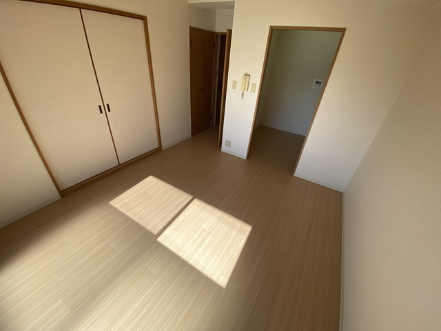 西宮市甲東園１丁目の賃貸マンションの居間・リビング