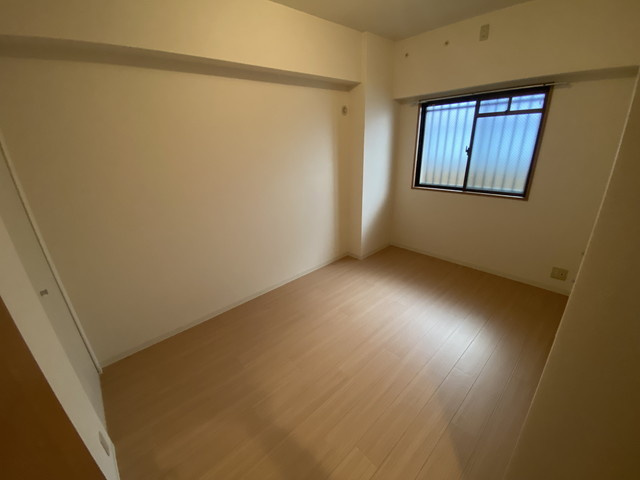 西宮市甲東園１丁目の賃貸マンションの居間・リビング