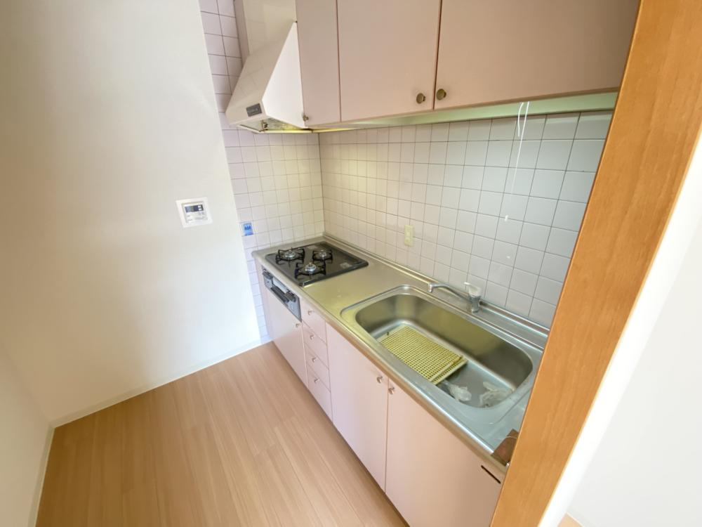 西宮市甲東園１丁目の賃貸マンションのキッチン