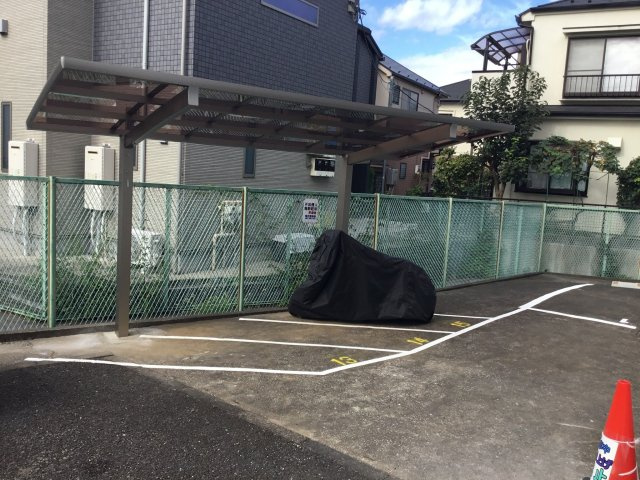 テルージュ菊名Ⅱのその他共用部分|屋根付きバイク置き場♪