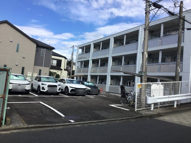 テルージュ菊名Ⅱの駐車場|平置き駐車場！