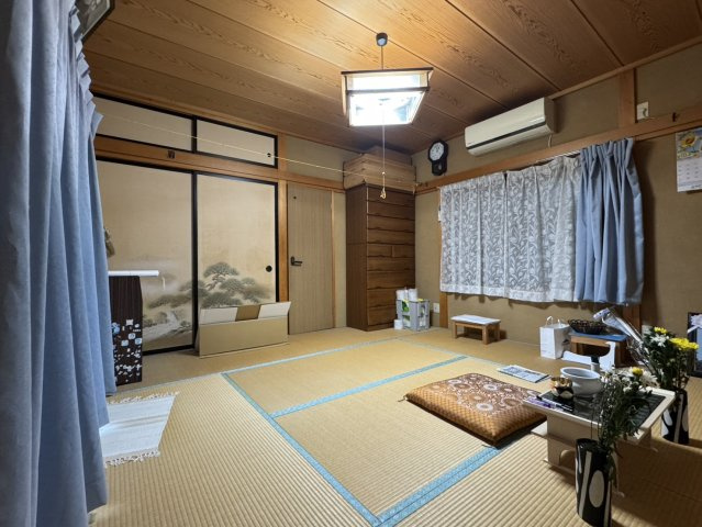 駅近！住みやすい中古住宅 日光市板橋の和室|柔らかい畳が心地よい和室