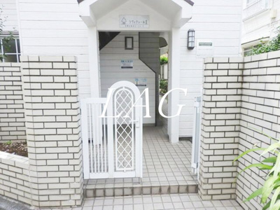 【エントランス】 | ラヴィクレールⅡ | エントランスです。