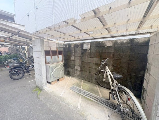 エレガンス竹ノ塚の駐輪場|駐輪場