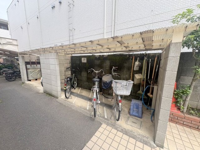 エレガンス竹ノ塚の駐輪場|共用部・駐輪場