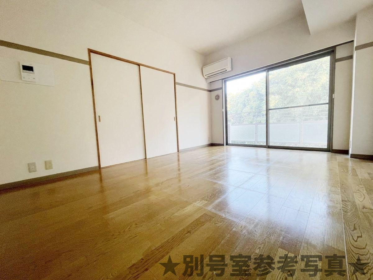 N-flats 横浜大岡の居間・リビング