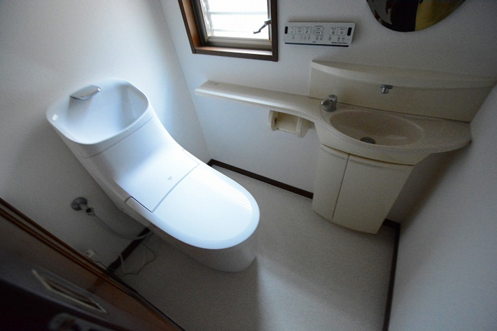 ウォシュレット付きのトイレです♪