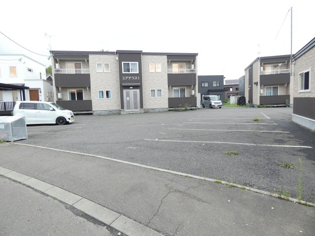 ユアテラスⅢの駐車場